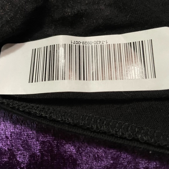 Mid Drift Kiss Lips T Shirt Sparkling - Picture 5 of 6